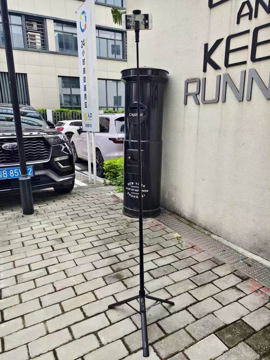 ollig·丟丟桿2025新款戶外手持自拍桿便攜三腳架旋轉拍照神器 - 图片 14