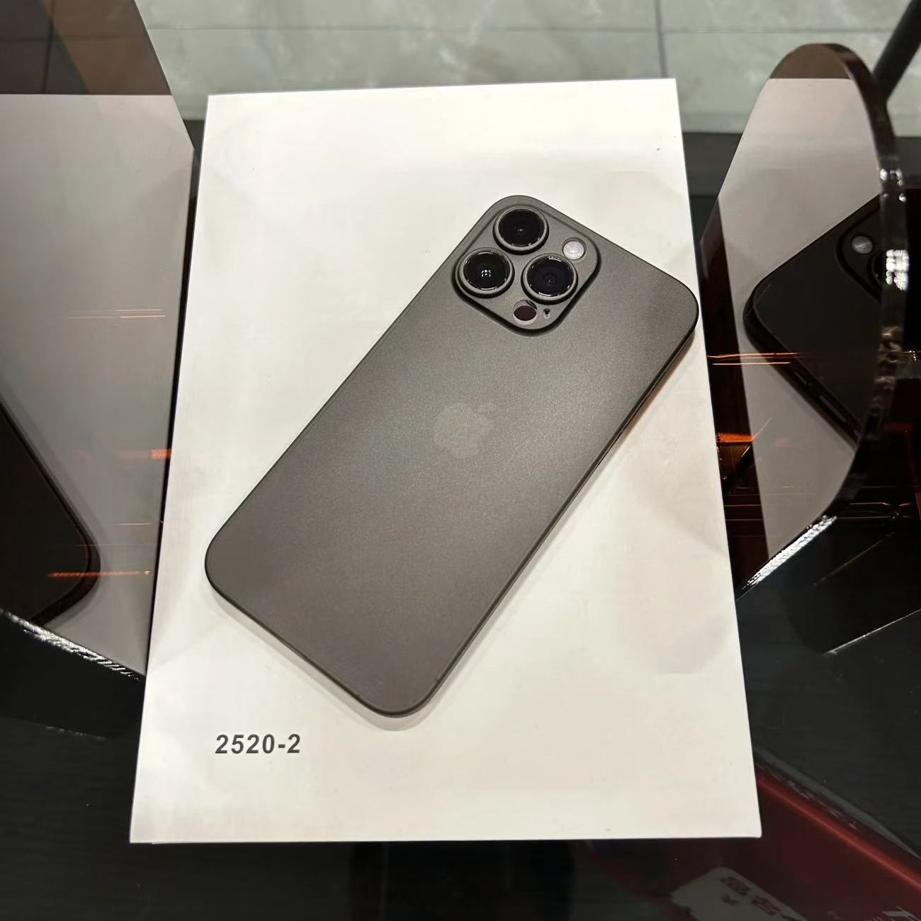 ollig·適用蘋果16promax手機殼新款磨砂超薄全包防摔手機殼 - 图片 30