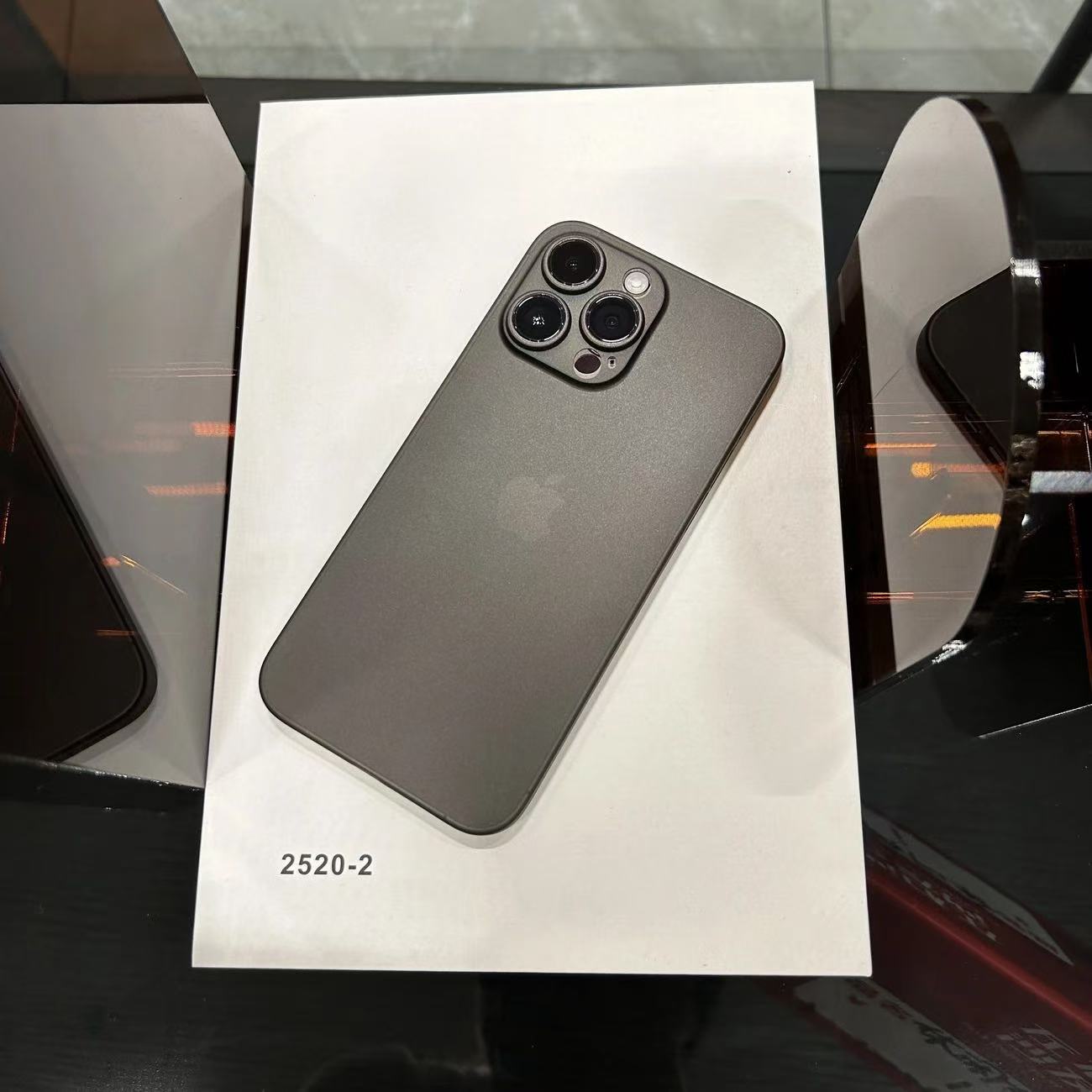 ollig·適用蘋果16promax手機殼新款磨砂超薄全包防摔手機殼 - 图片 31